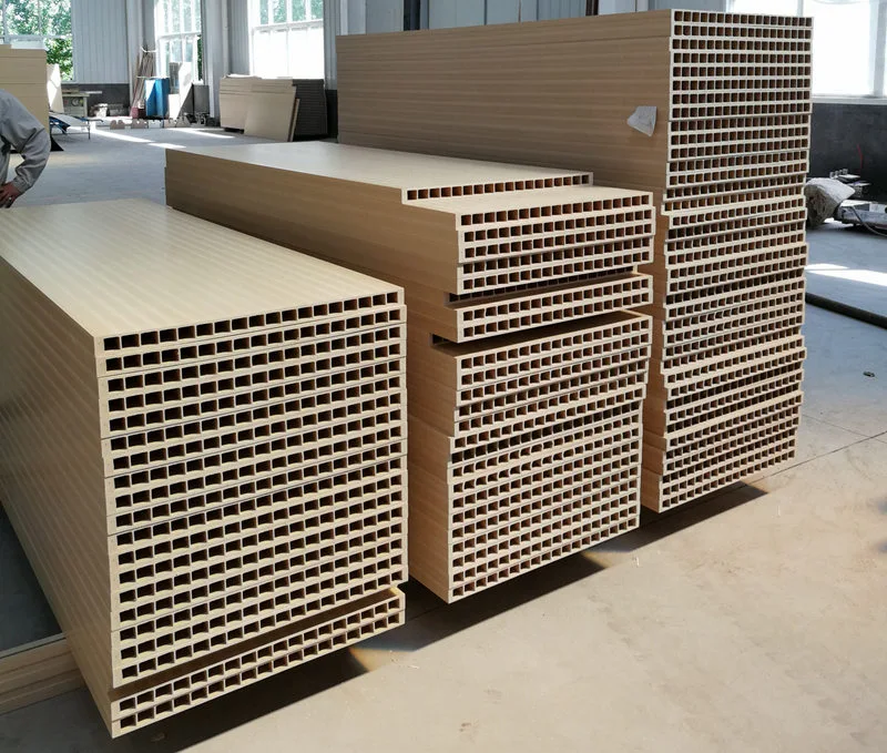 Mely műanyagok alkalmasak WPC ajtók gyártására?