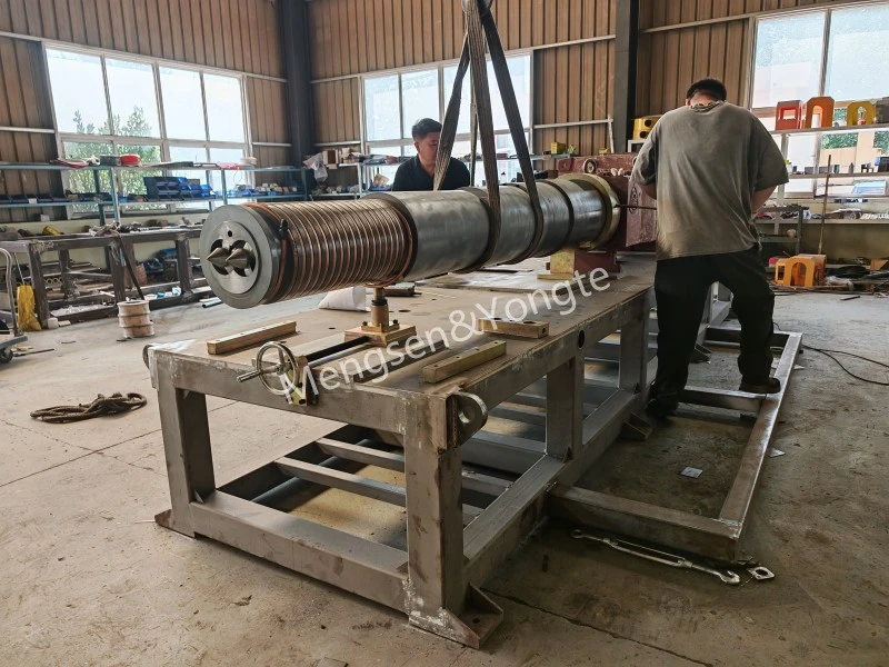 Egyedi 92/188 kúpos ikercsavaros extruder beszerelése