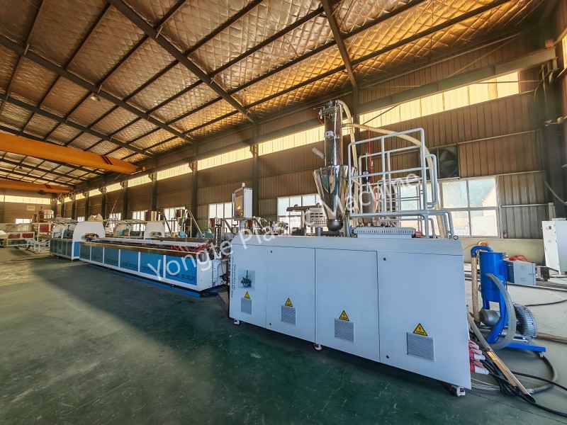 WPC extrudáló vonal
